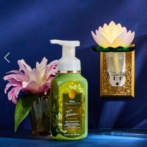 NWT Tiana Adjustable Wallflowers Scent Control™ Nightlight